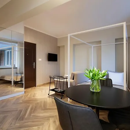 Elite Old Town Center Premium *